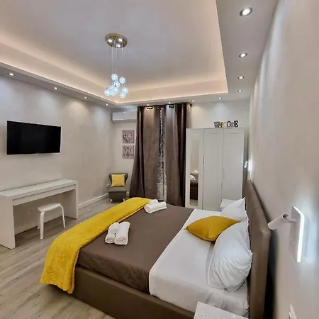 Close To The Coloseum, 2 Minutes Walk From Metro A 아파트 *