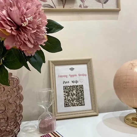 Close To The Coloseum, 2 Minutes Walk From Metro A 아파트
