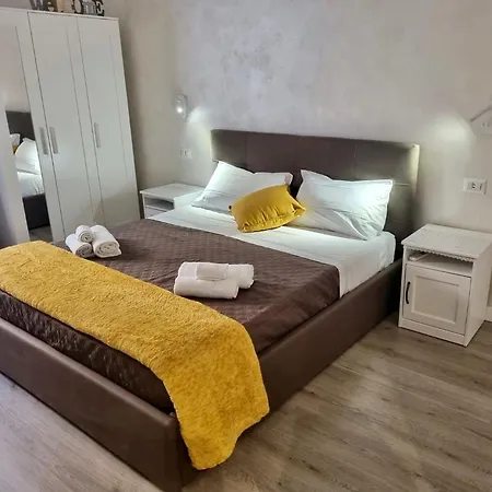 Apartment Close To The Coloseum, 2 Minutes Walk From Metro A *
