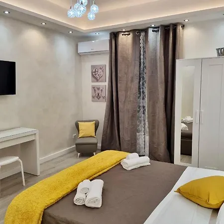 Close To The Coloseum, 2 Minutes Walk From Metro A Lägenhet