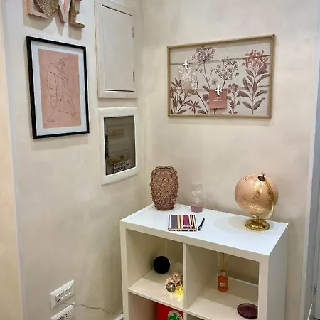 Apartment Close To The Coloseum, 2 Minutes Walk From Metro A