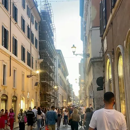 Close To The Coloseum, 2 Minutes Walk From Metro A *