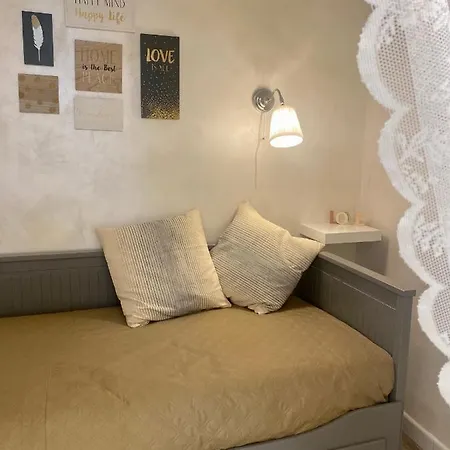 Apartment Close To The Coloseum, 2 Minutes Walk From Metro A *