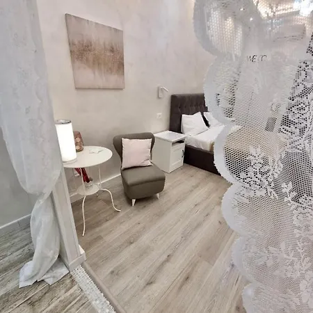 Lägenhet Close To The Coloseum, 2 Minutes Walk From Metro A