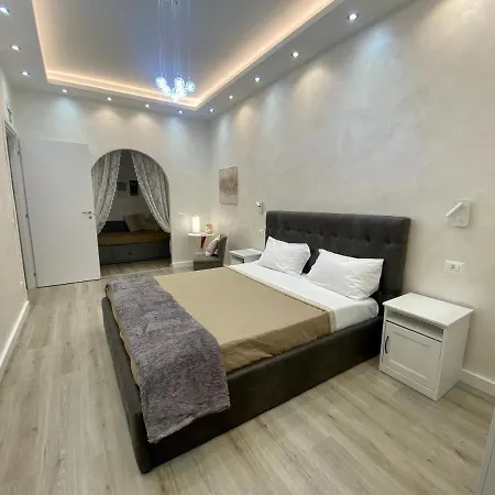 Close To The Coloseum, 2 Minutes Walk From Metro A