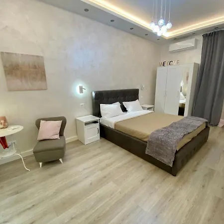 Close To The Coloseum, 2 Minutes Walk From Metro A Apartment Rome