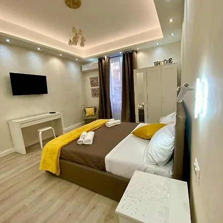 Close To The Coloseum, 2 Minutes Walk From Metro A Rom