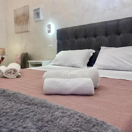 Close To The Coloseum, 2 Minutes Walk From Metro A Lägenhet