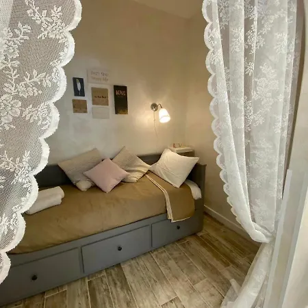 Lägenhet Close To The Coloseum, 2 Minutes Walk From Metro A *