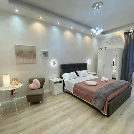 Close To The Coloseum, 2 Minutes Walk From Metro A Apartment *