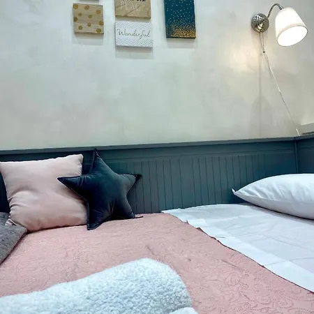 Close To The Coloseum, 2 Minutes Walk From Metro A Lägenhet *