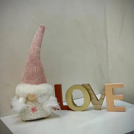 Lägenhet Close To The Coloseum, 2 Minutes Walk From Metro A Rom